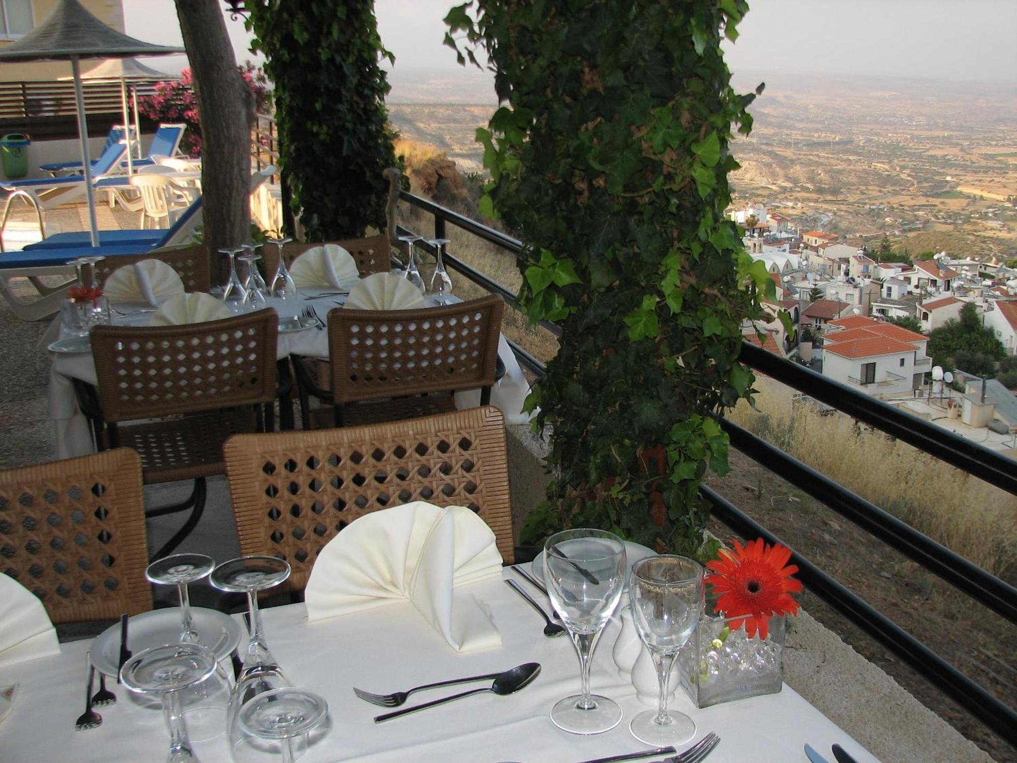 Hill View Hotel Apartments 피조우리 외부 사진