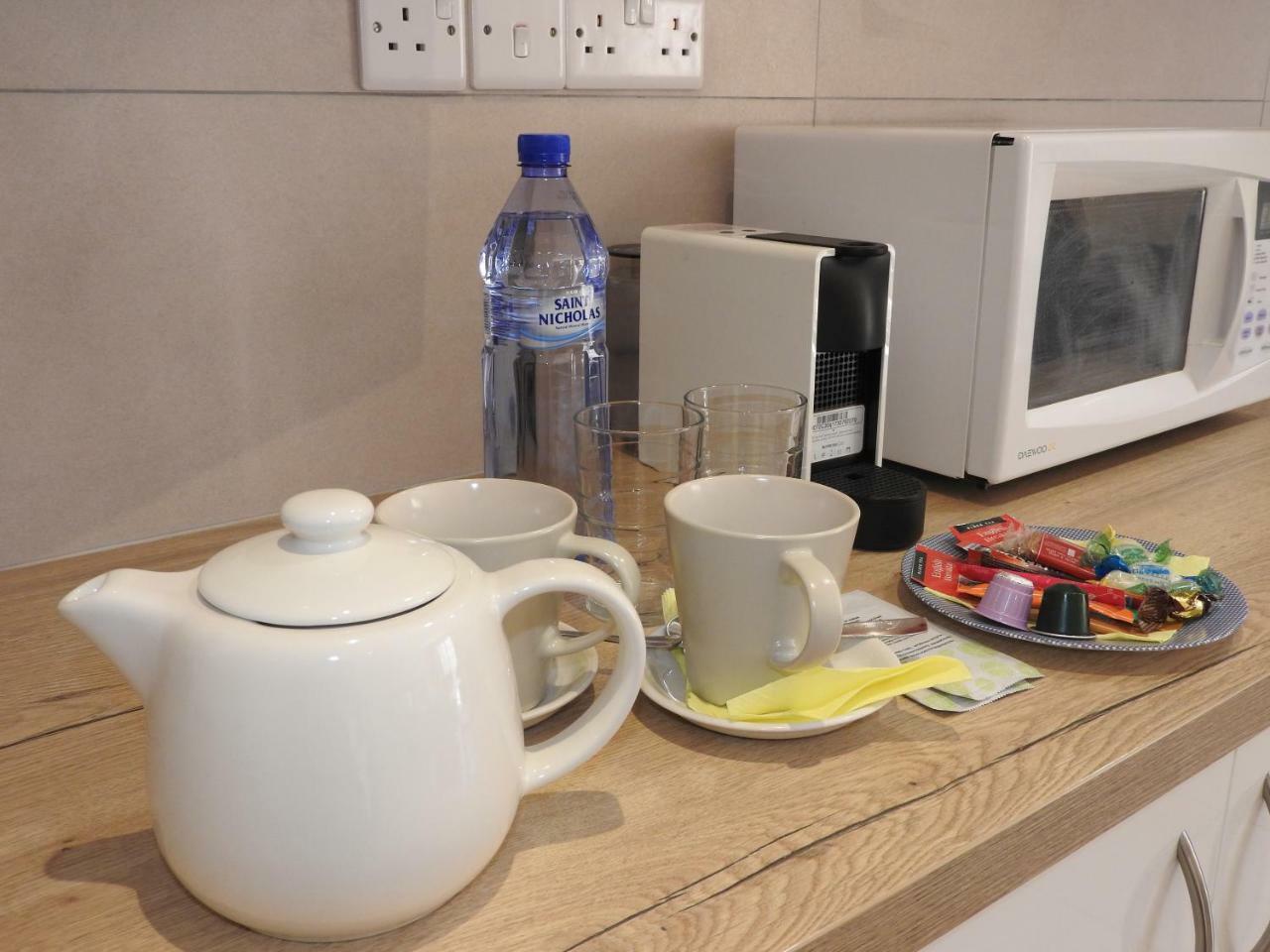 Hill View Hotel Apartments 피조우리 외부 사진