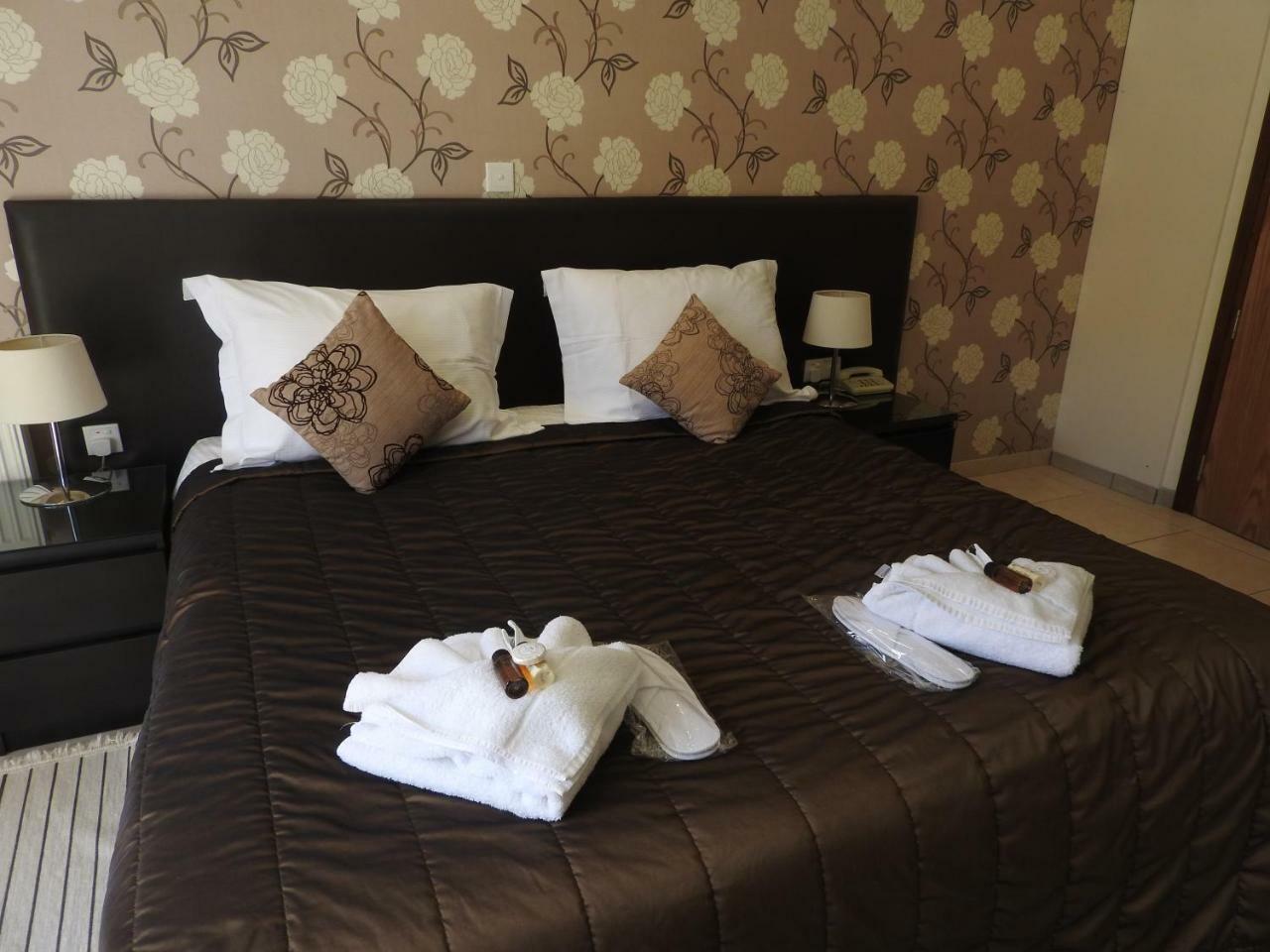 Hill View Hotel Apartments 피조우리 외부 사진