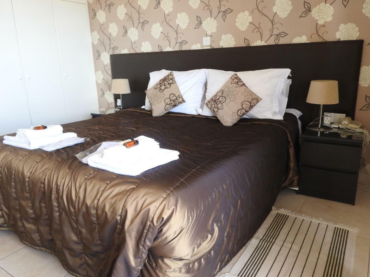 Hill View Hotel Apartments 피조우리 외부 사진
